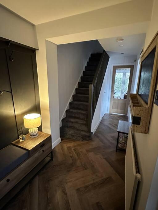 Cottage/Boutique Style - Free Parking & Wi-Fi Kingston upon Hull Exterior photo