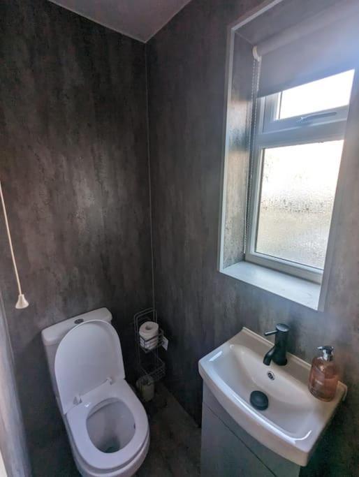 Cottage/Boutique Style - Free Parking & Wi-Fi Kingston upon Hull Exterior photo